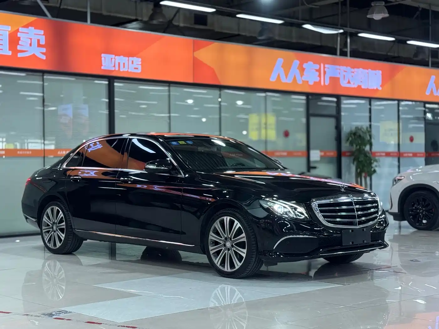 Mercedes-Benz E-Class 2016 E 300 L Luxury фото 3