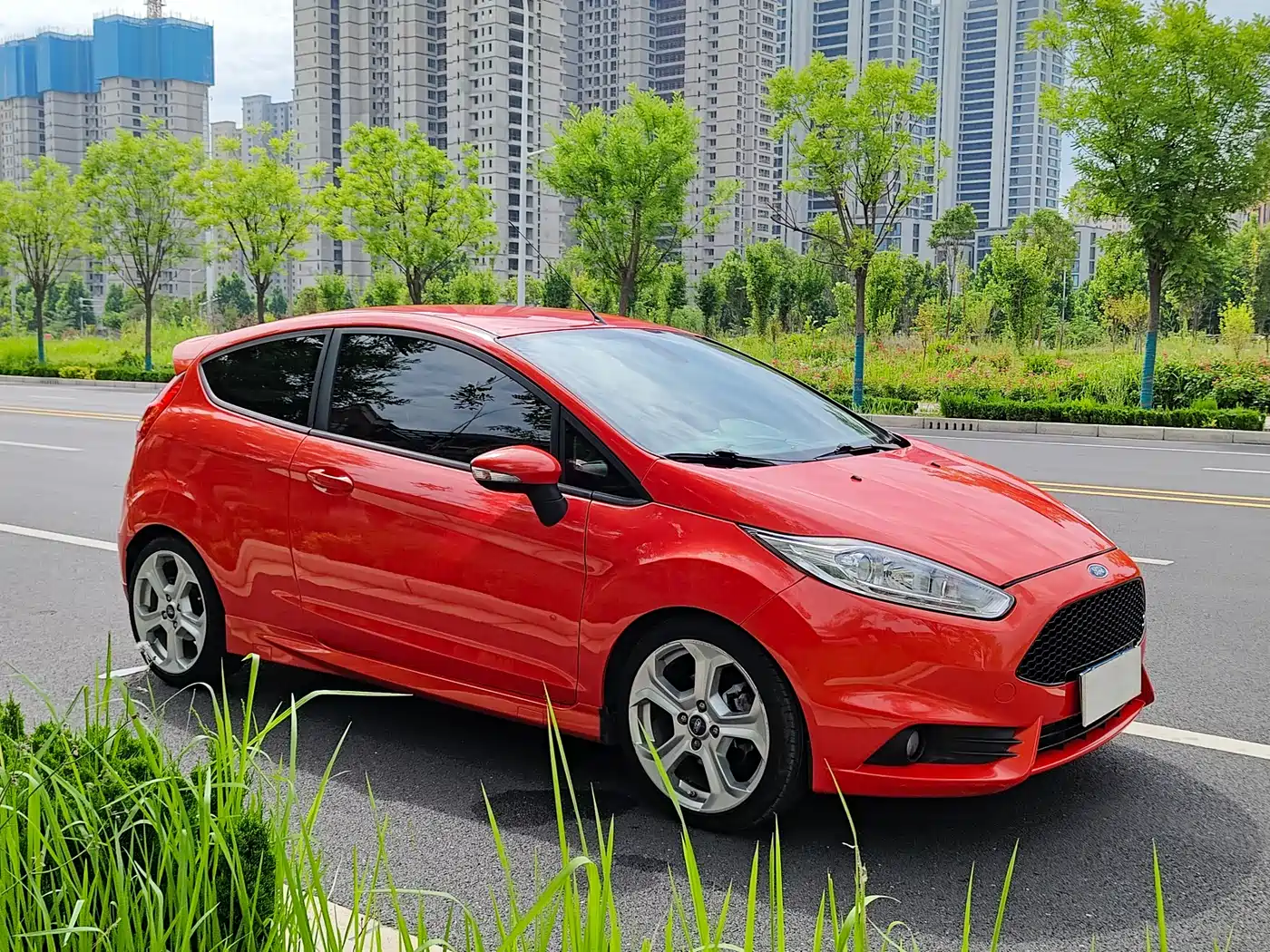 Ford Fiesta (Import) 2013 1.6T ST фото 19