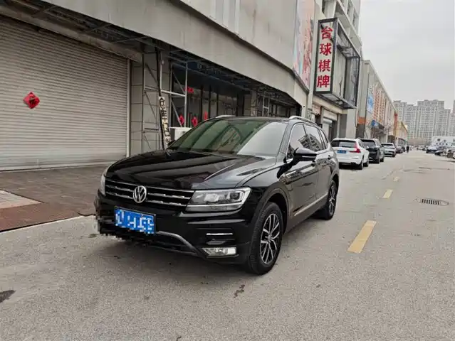 VOLKSWAGEN TIGUAN L