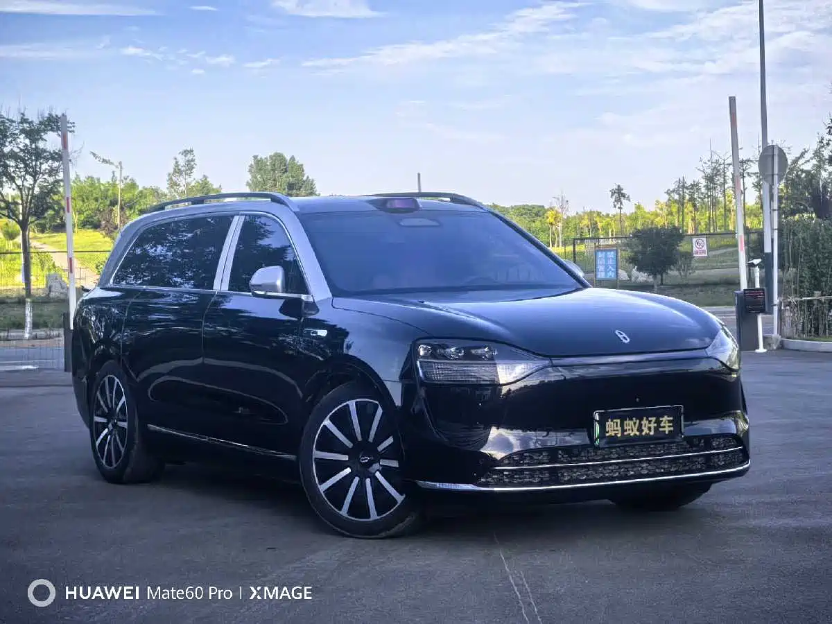 AITO Wenjie AITO M9 2024 Range Extender Max Edition 42kWh 6-seater фото 3