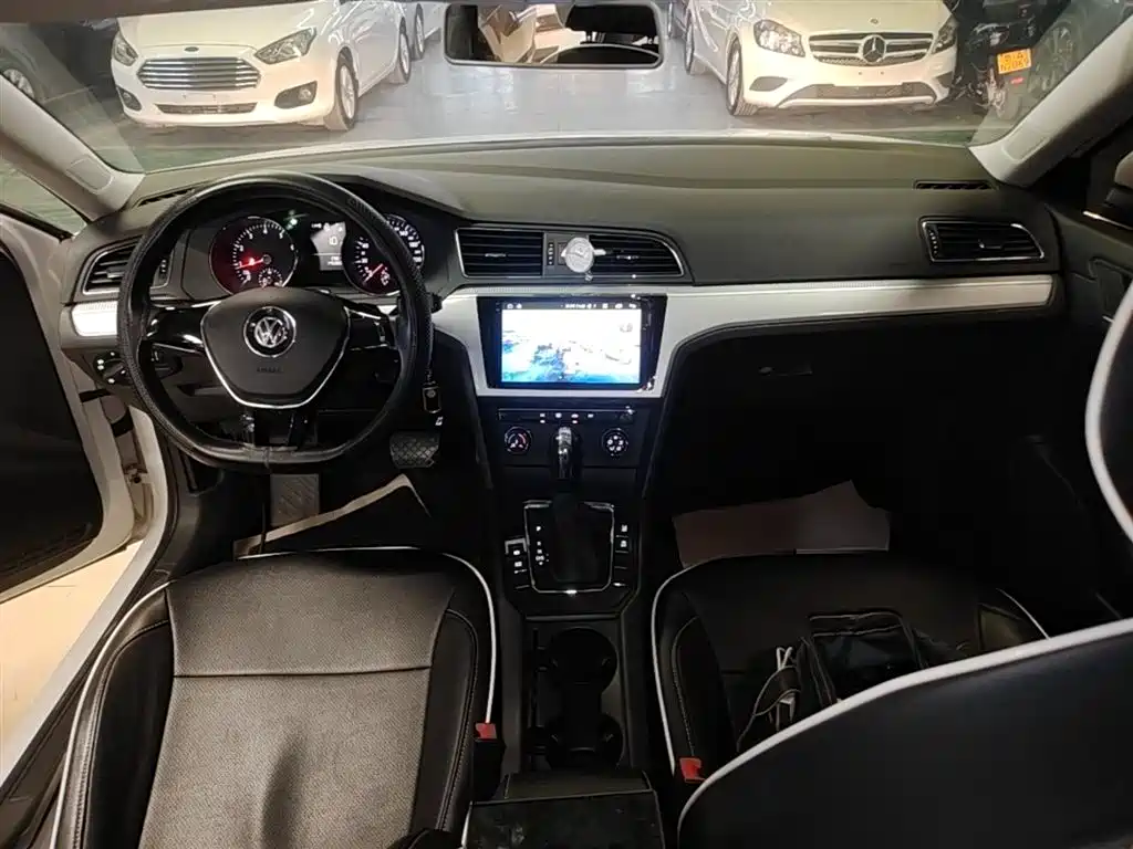 Volkswagen Lamando 2017 230TSI DSG Trend Edition фото 10