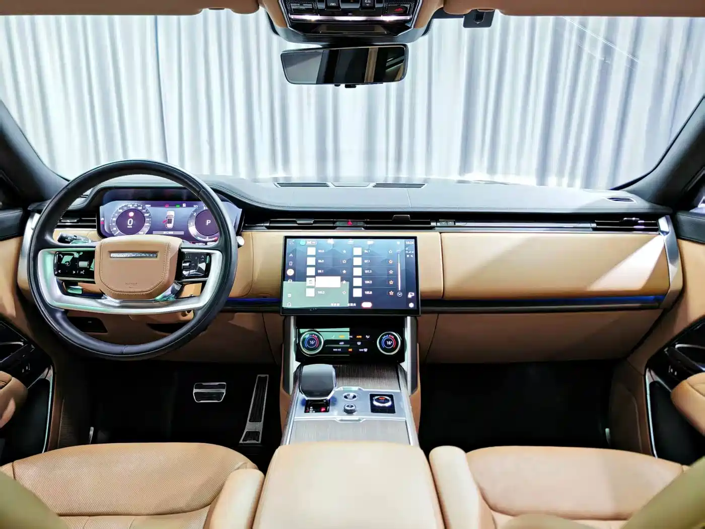 Photo 3 - Land Rover Range Rover