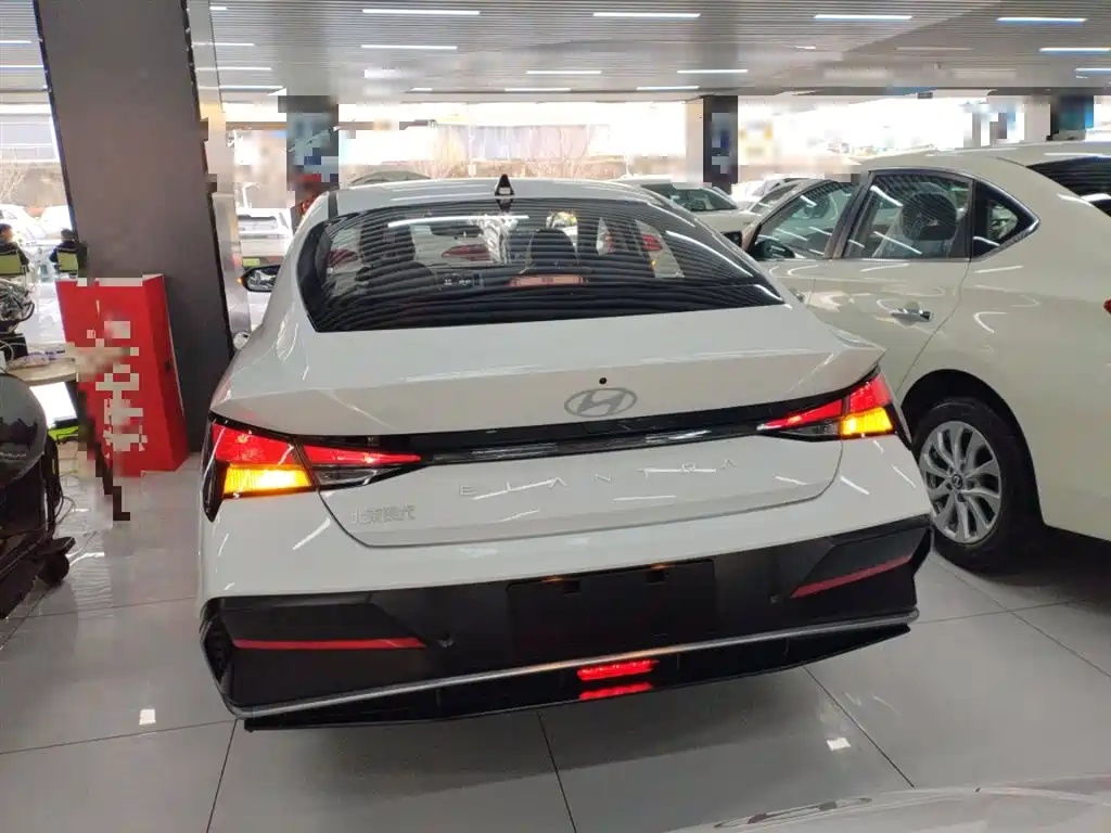MODERN ELANTRA