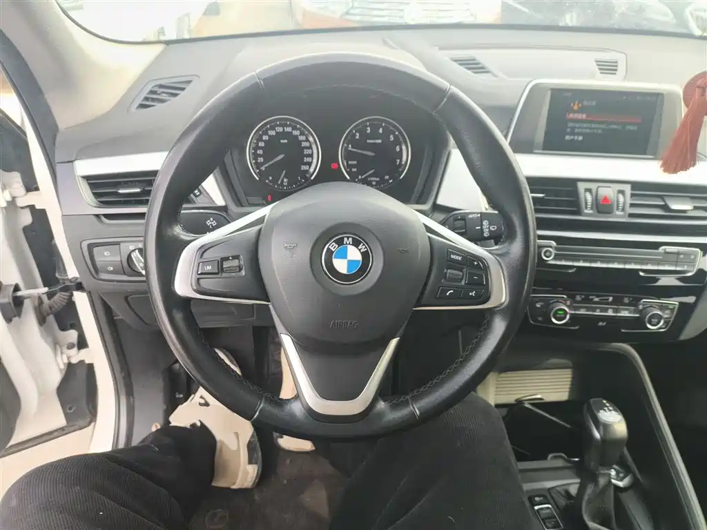 BMW X1 2019 sDrive20Li Leading Model фото 11