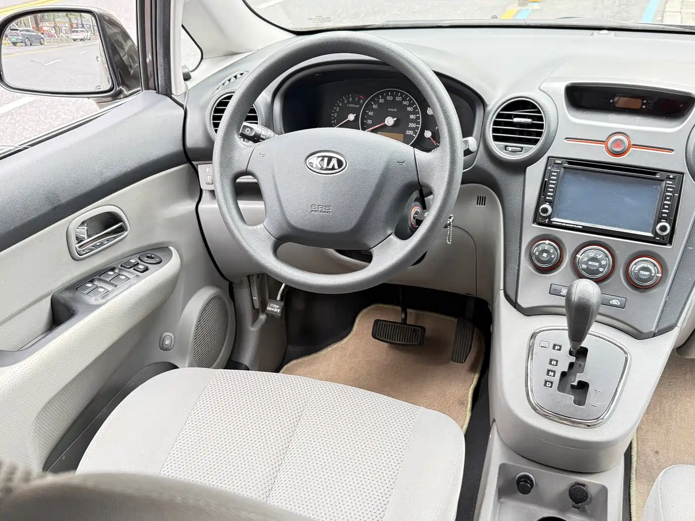 Kia Carens 2011 2011 1.6L 5-seat Automatic Comfort