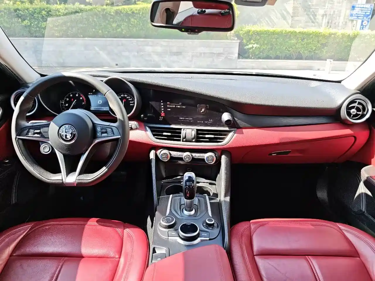 Alfa Romeo Giulia 2017 2017 2.0T 200HP Luxury Edition