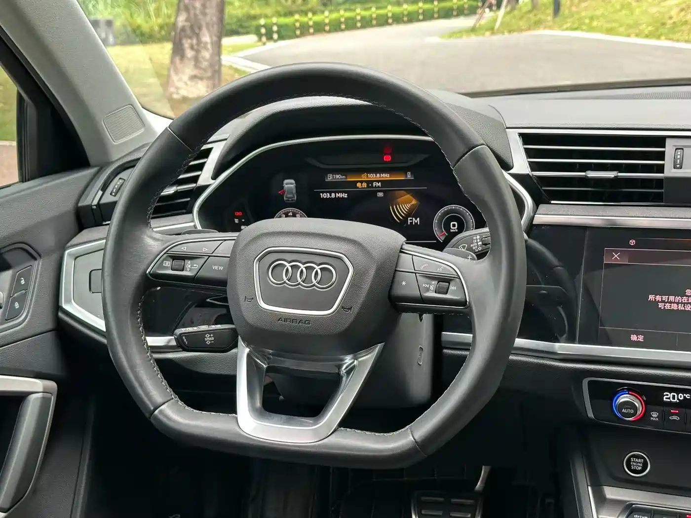 AUDI Q3