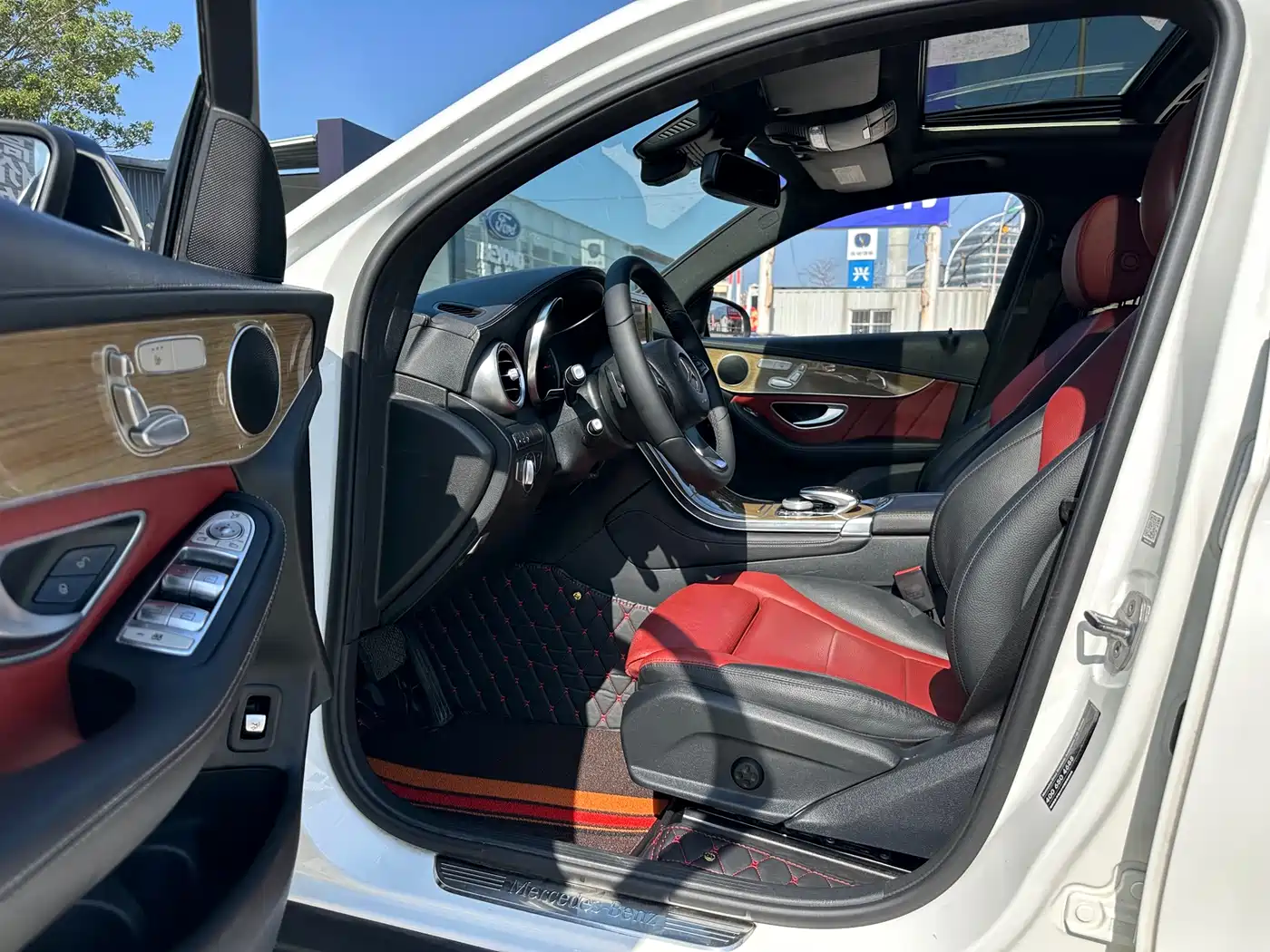 Mercedes-Benz GLC Coupe 2018 GLC 260 4MATIC Coupe SUV фото 9