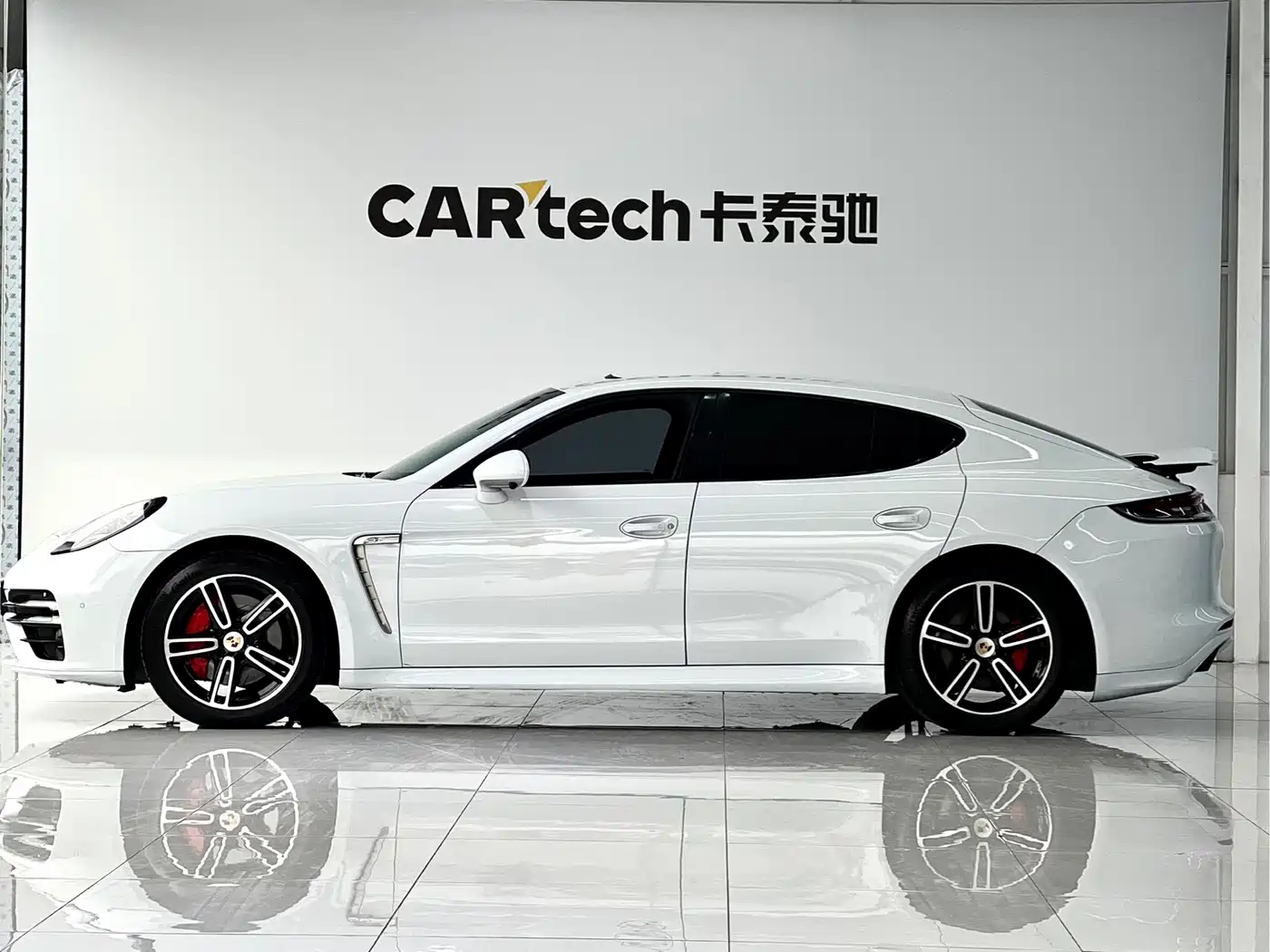 Porsche Panamera 2013 Panamera Platinum Edition 3.6L фото 5