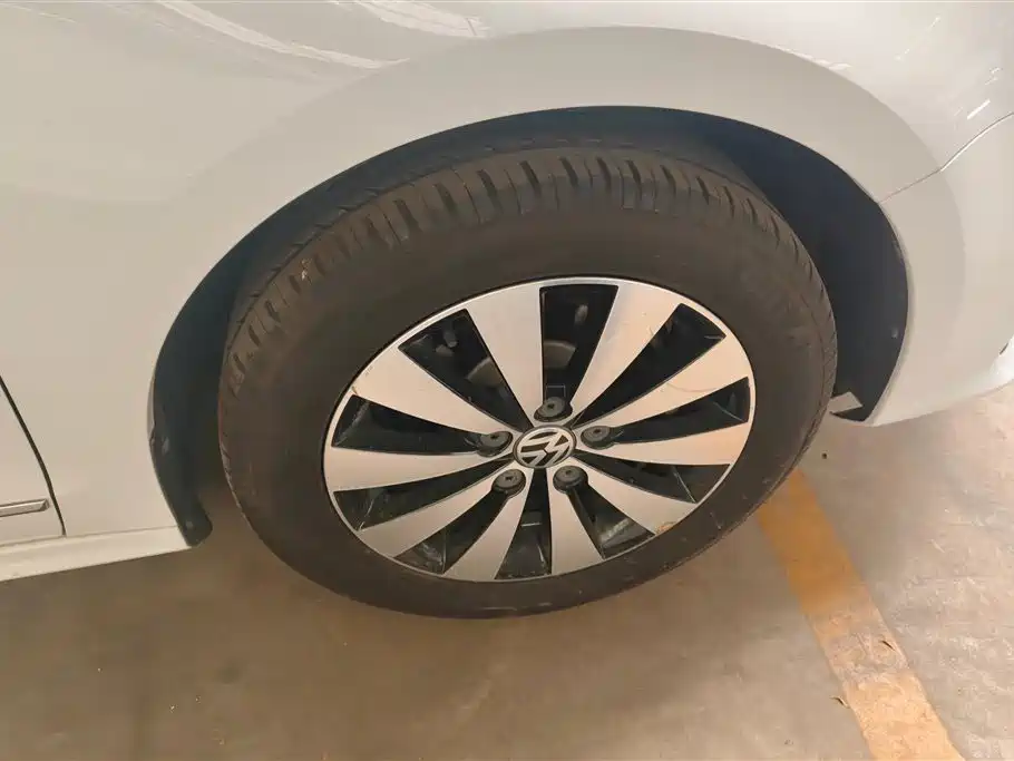 Volkswagen Sagitar 2018 1.6L Automatic Comfort фото 6