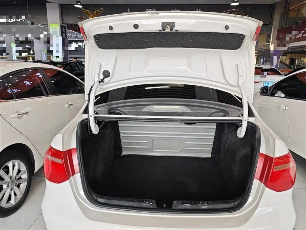 Volkswagen Jetta 2015 1.6L Auto Trend фото 19
