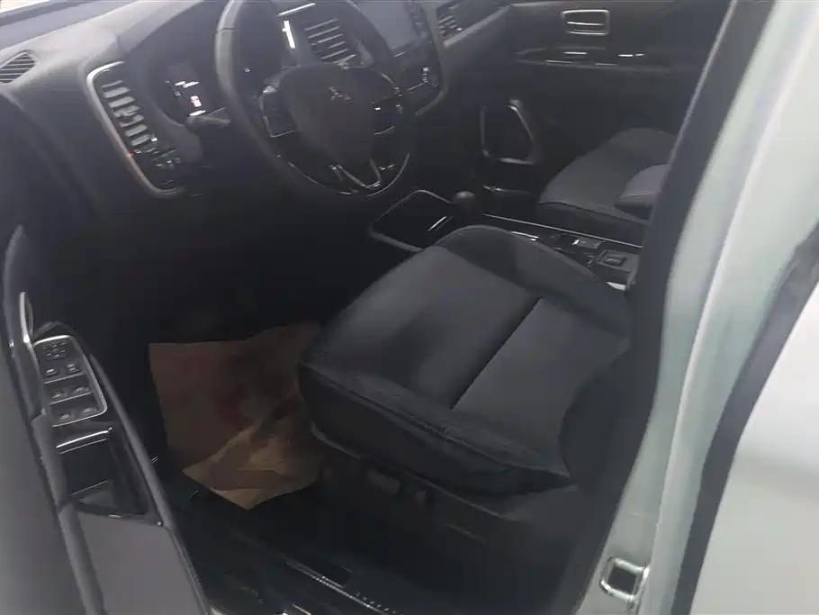 Mitsubishi Outlander 2019 2.0L 2WD Enjoy Edition 5-seater China V фото 9
