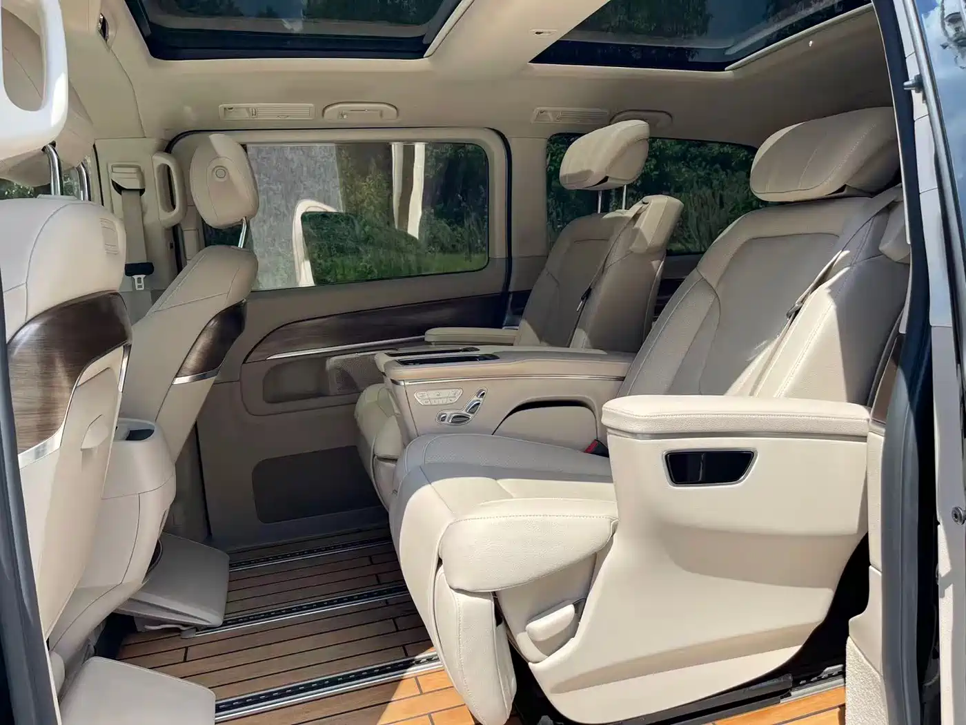 Mercedes-Benz V-Class 2022 V 260 Prestige Edition фото 10