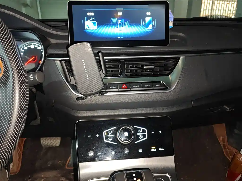 Hongqi H5 2022 Classic 1.5T DCT Flag Rhythm Edition фото 6