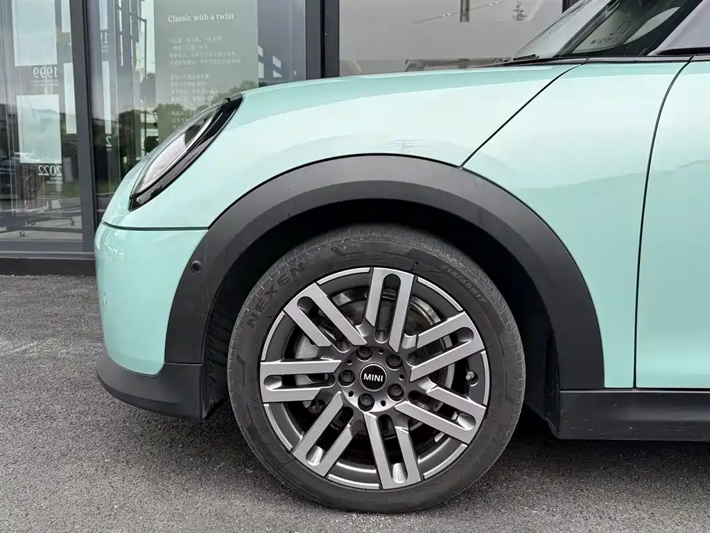 MINI MINI 2025 2025 1.5T COOPER Classic