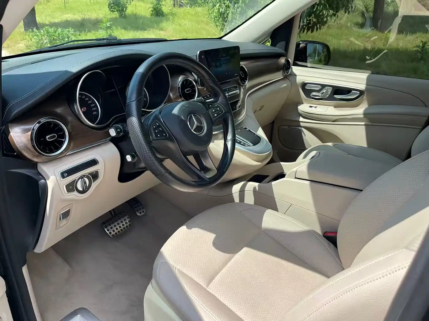 Mercedes-Benz V-Class 2022 V 260 Prestige Edition фото 9