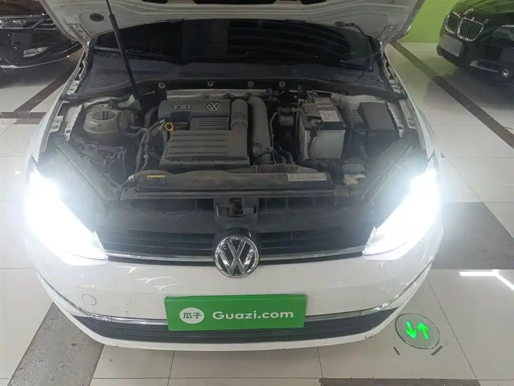 Volkswagen Golf 2018 230TSI Automatic Luxury фото 16