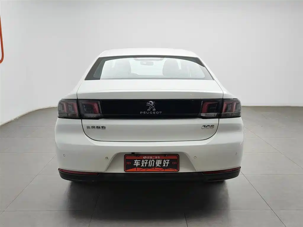 Peugeot 308 2018 1.6L Auto Luxury Edition фото 4