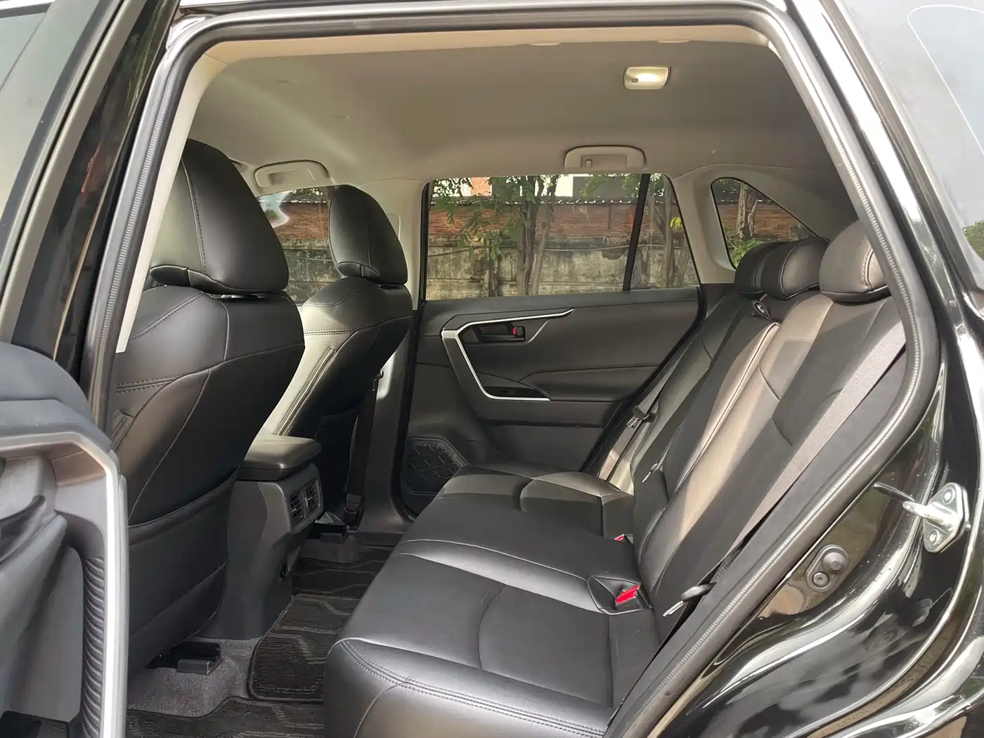 Toyota RAV4 Rongfang 2024 2.0L CVT FWD Urban Edition фото 12