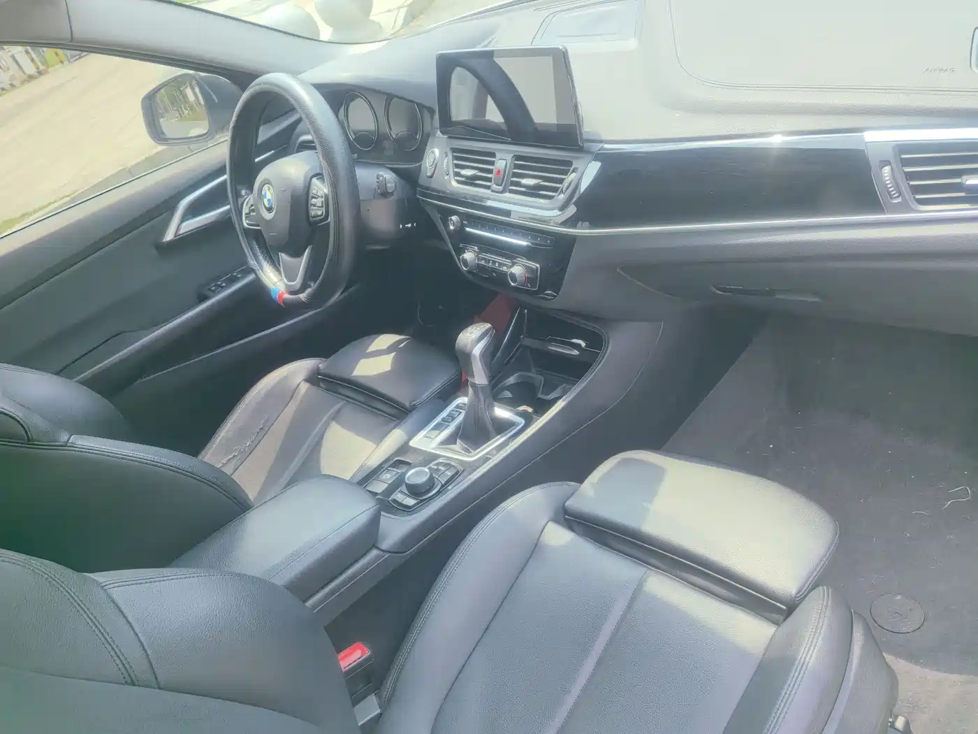 BMW 1 Series 2017 118i Sport фото 16