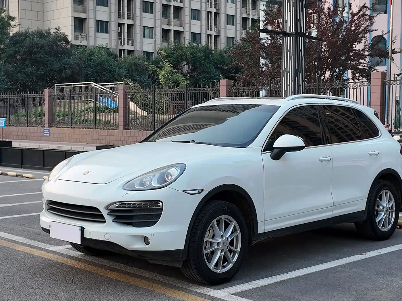 Porsche Cayenne 2011 Cayenne S 4.8L фото 3