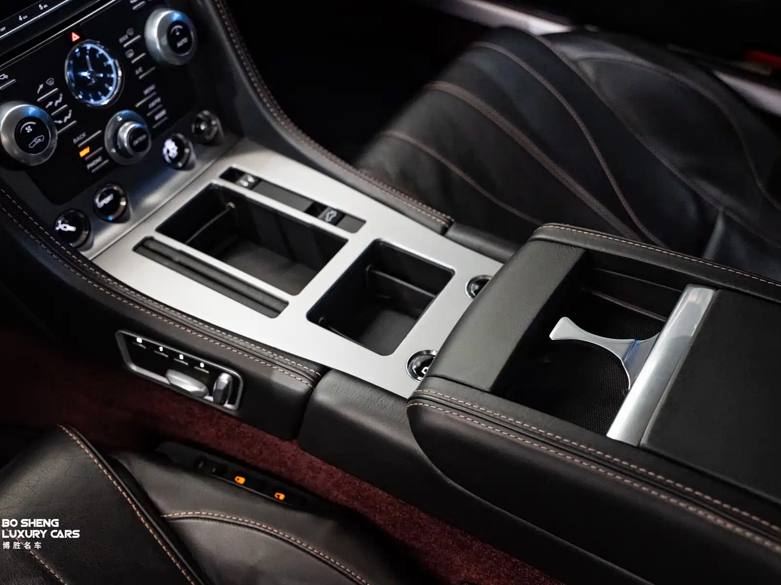 Фото 33 - Aston Martin Virage