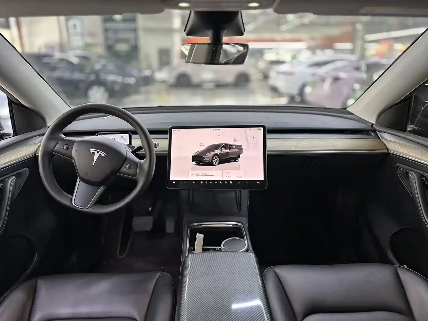 TESLA MODEL Y