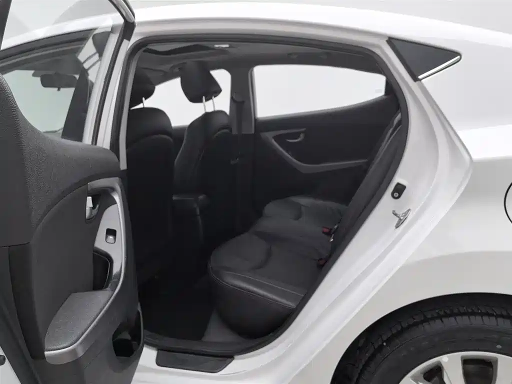 Hyundai Langdong 2016 1.6L Manual Premium Edition фото 15
