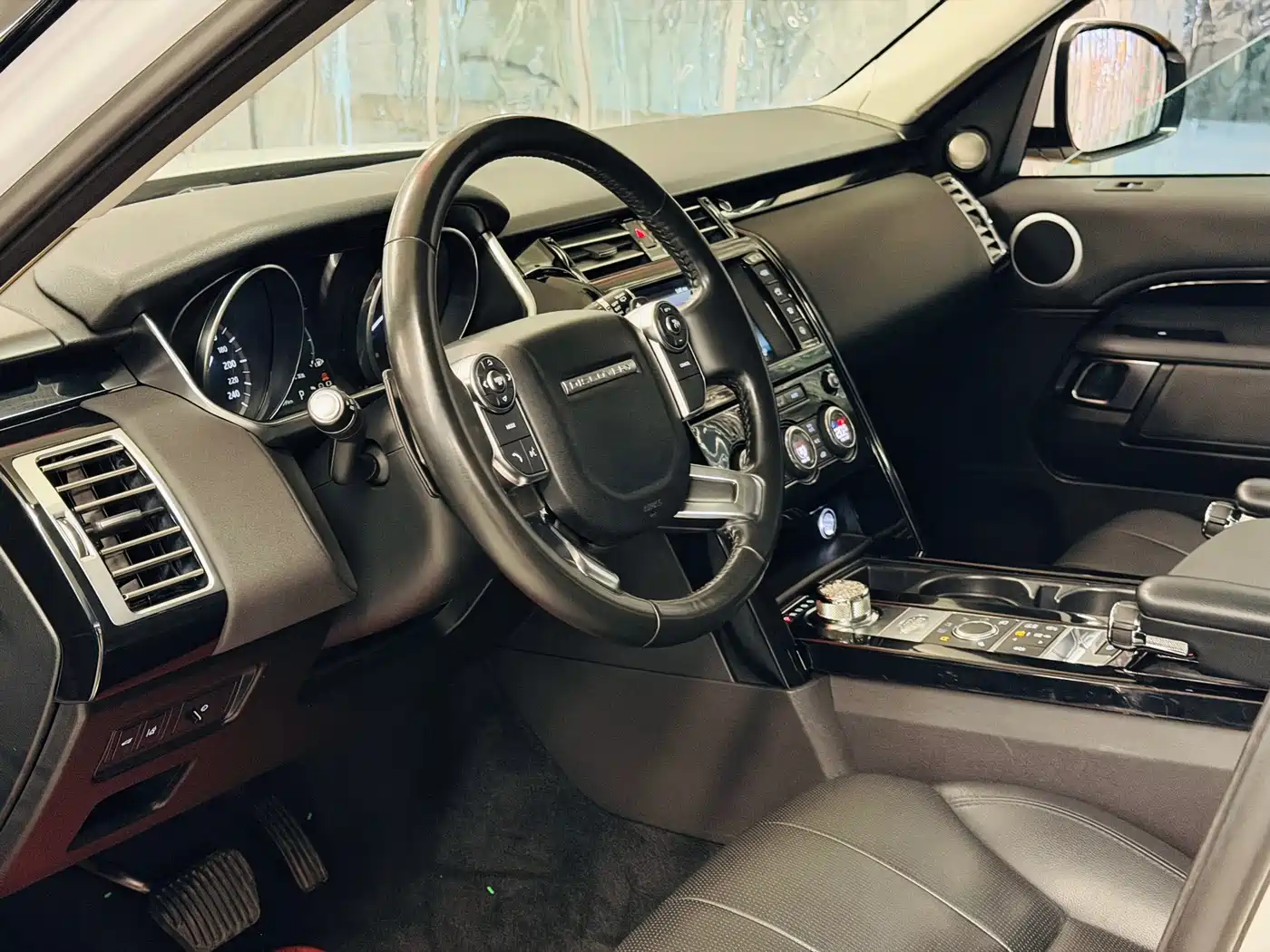 Land Rover Discovery 2018 3.0 SC V6 SE фото 7