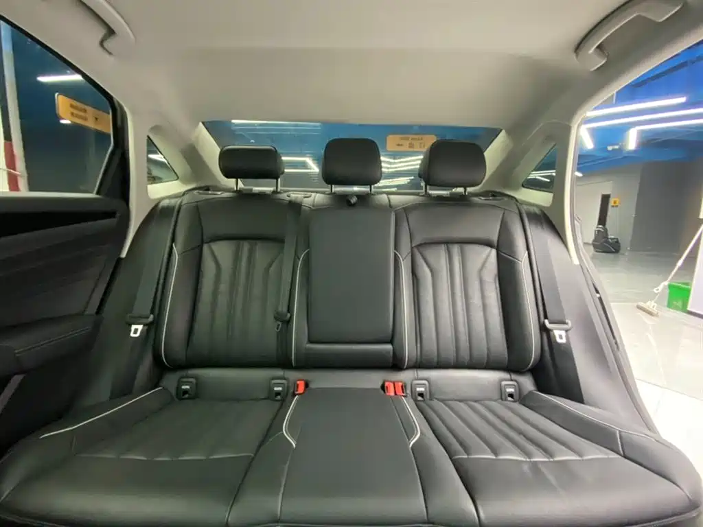Volkswagen Passat 2022 330TSI Elite Edition фото 23
