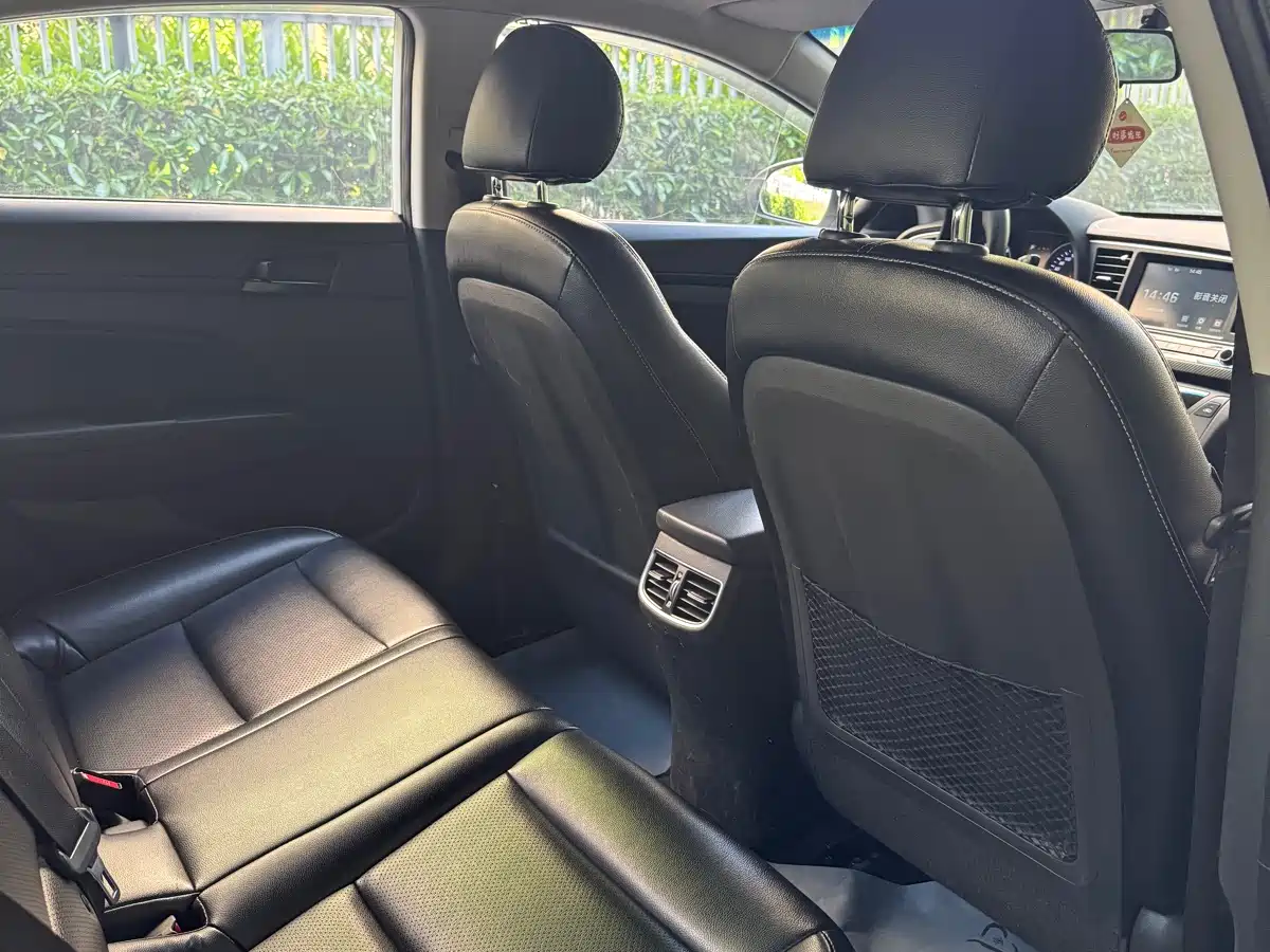 Hyundai Elantra 2018 1.6L Automatic 15th Anniversary Special Edition фото 10