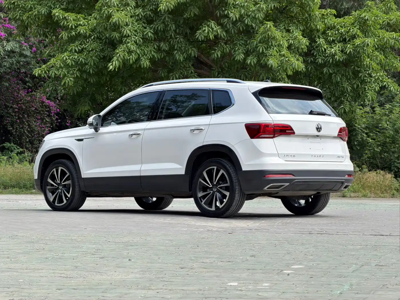 Volkswagen Tharu 2022 280TSI FWD Luxury Edition фото 4