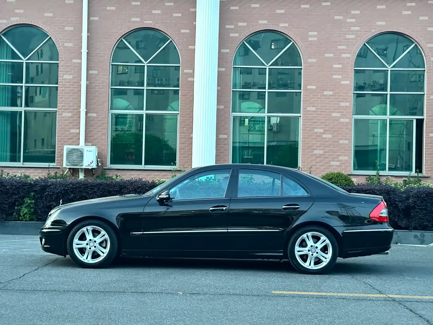Mercedes-Benz E-Class 2008 Model E 280 Personality Sport Edition фото 2