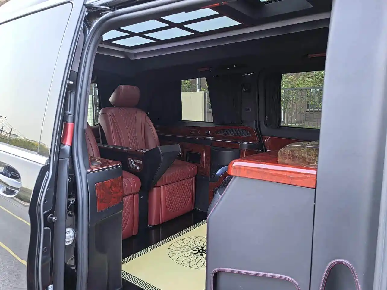 Mercedes-Benz V-Class 2018 V 260 L Premium Long Version China V фото 8