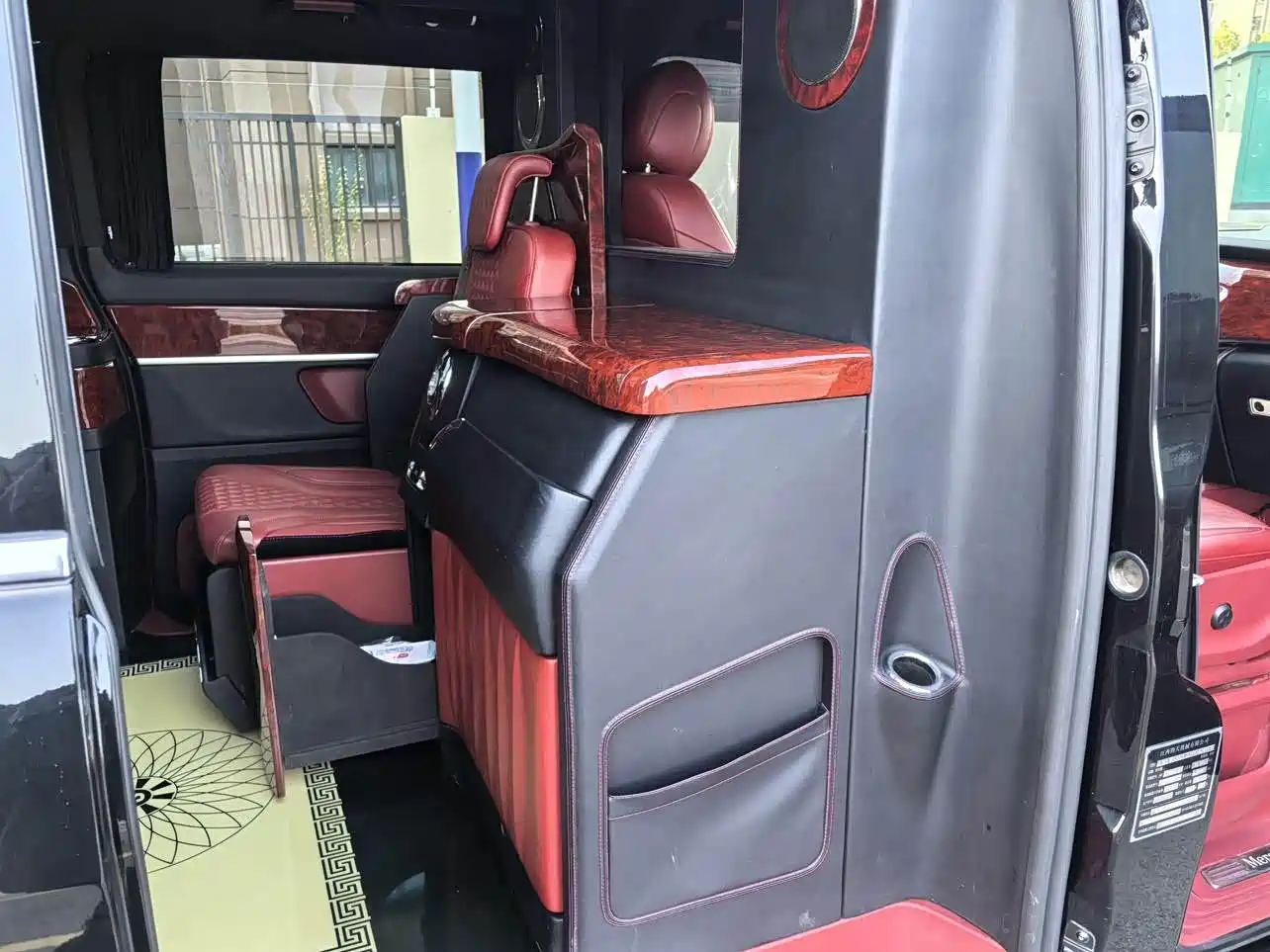 Mercedes-Benz V-Class 2018 V 260 L Premium Long Version China V фото 15