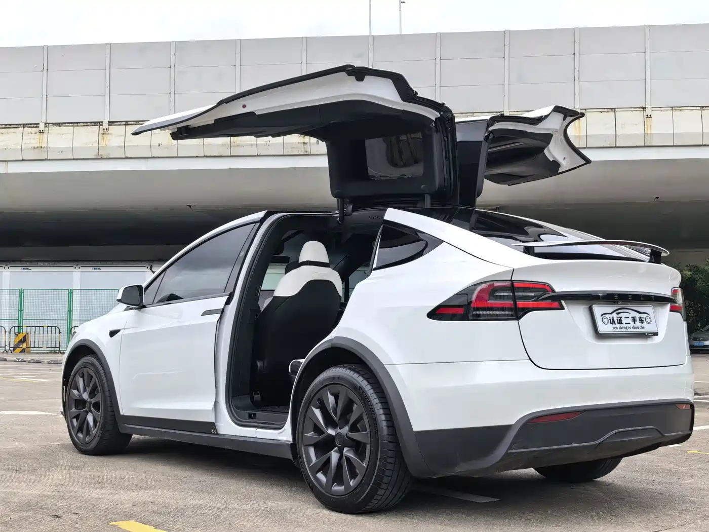 Tesla Model X 2024 2023 Dual Motor All-Wheel Drive Edition
