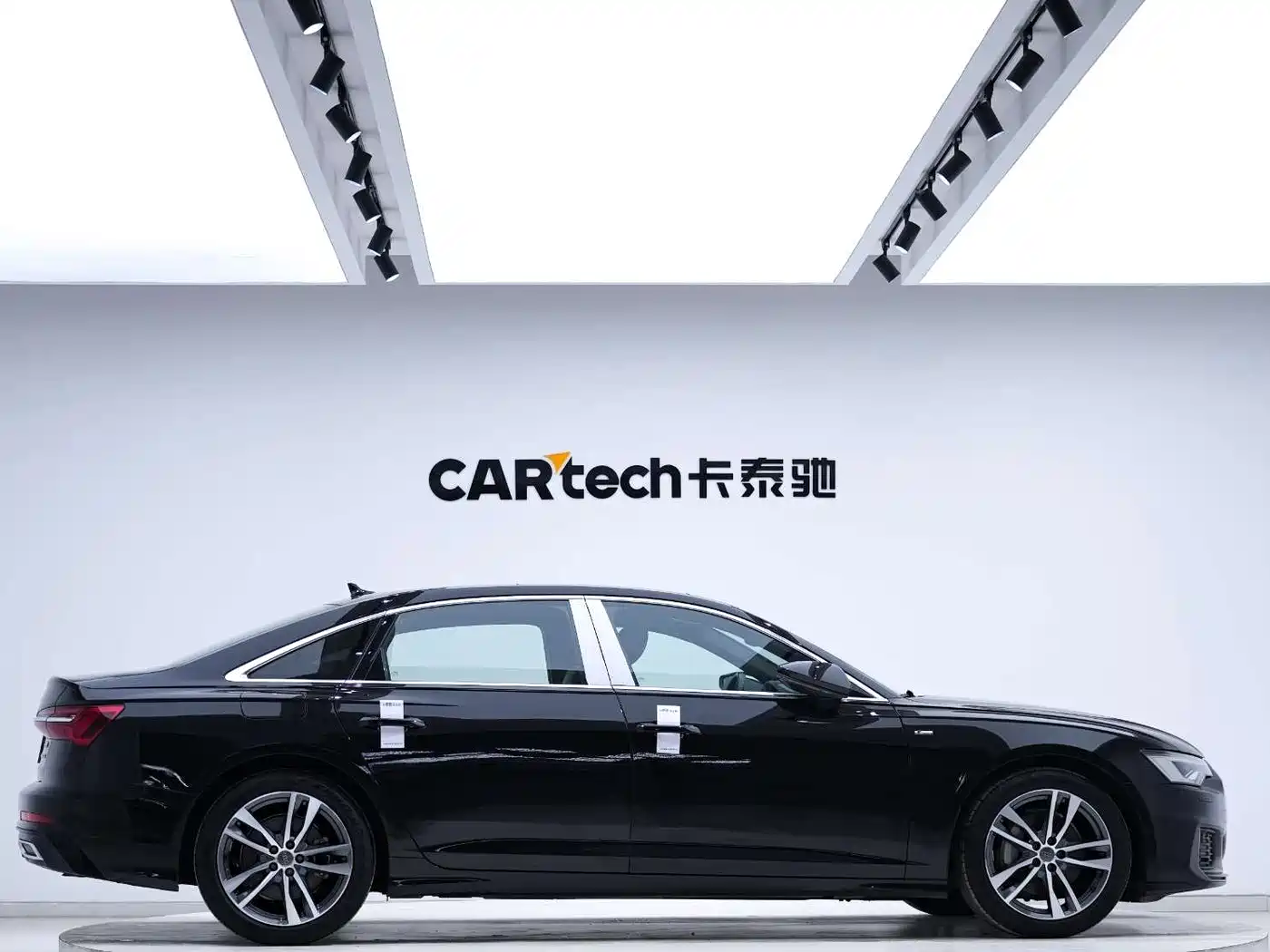 Audi A6L 2021 40 TFSI Luxury Sport фото 2