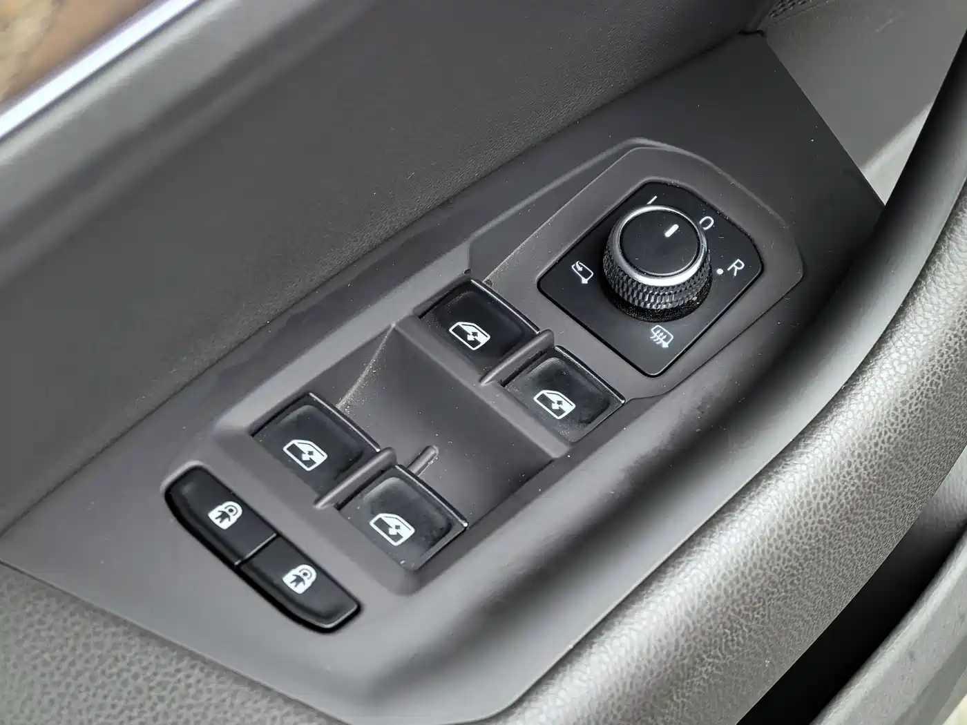 Volkswagen Touareg 2020 3.0TSI Enjoyment Edition China VI фото 21