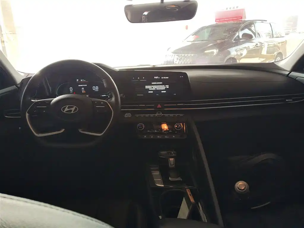 Hyundai Elantra 2023 1.5L CVT GLX Elite Edition фото 10