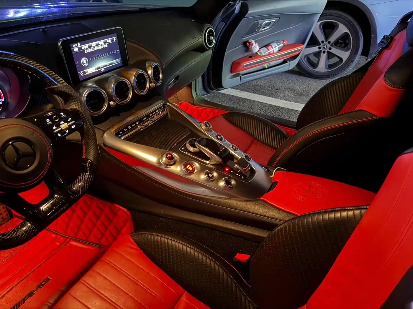 Фото 7 - Mercedes-Benz AMG GT