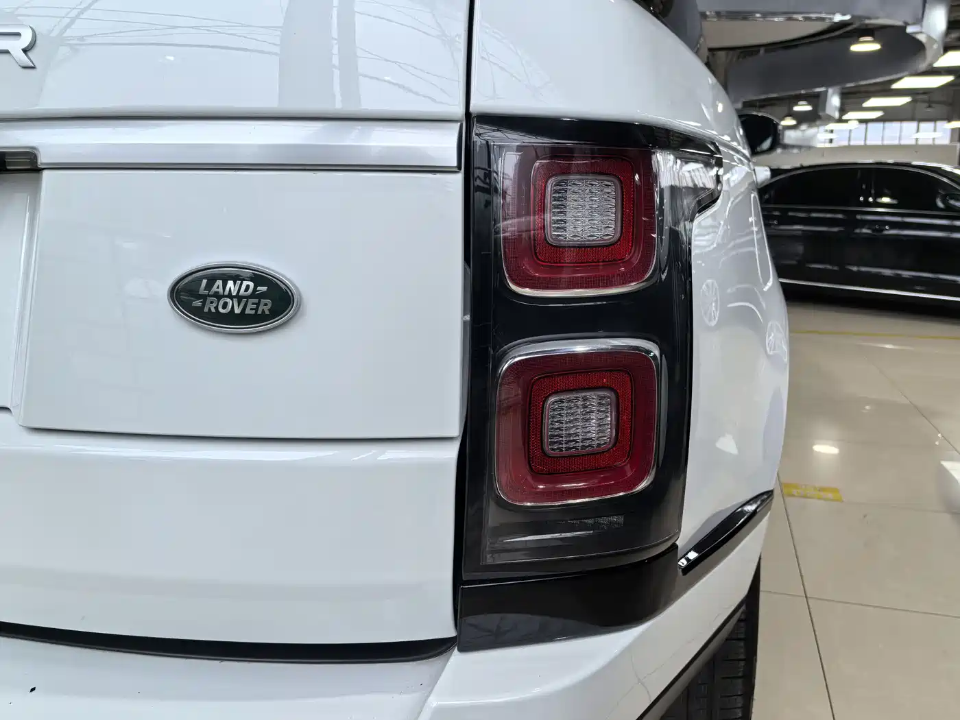 Land Rover Range Rover 2019 3.0 SC V6 Heritage Extended Edition фото 9