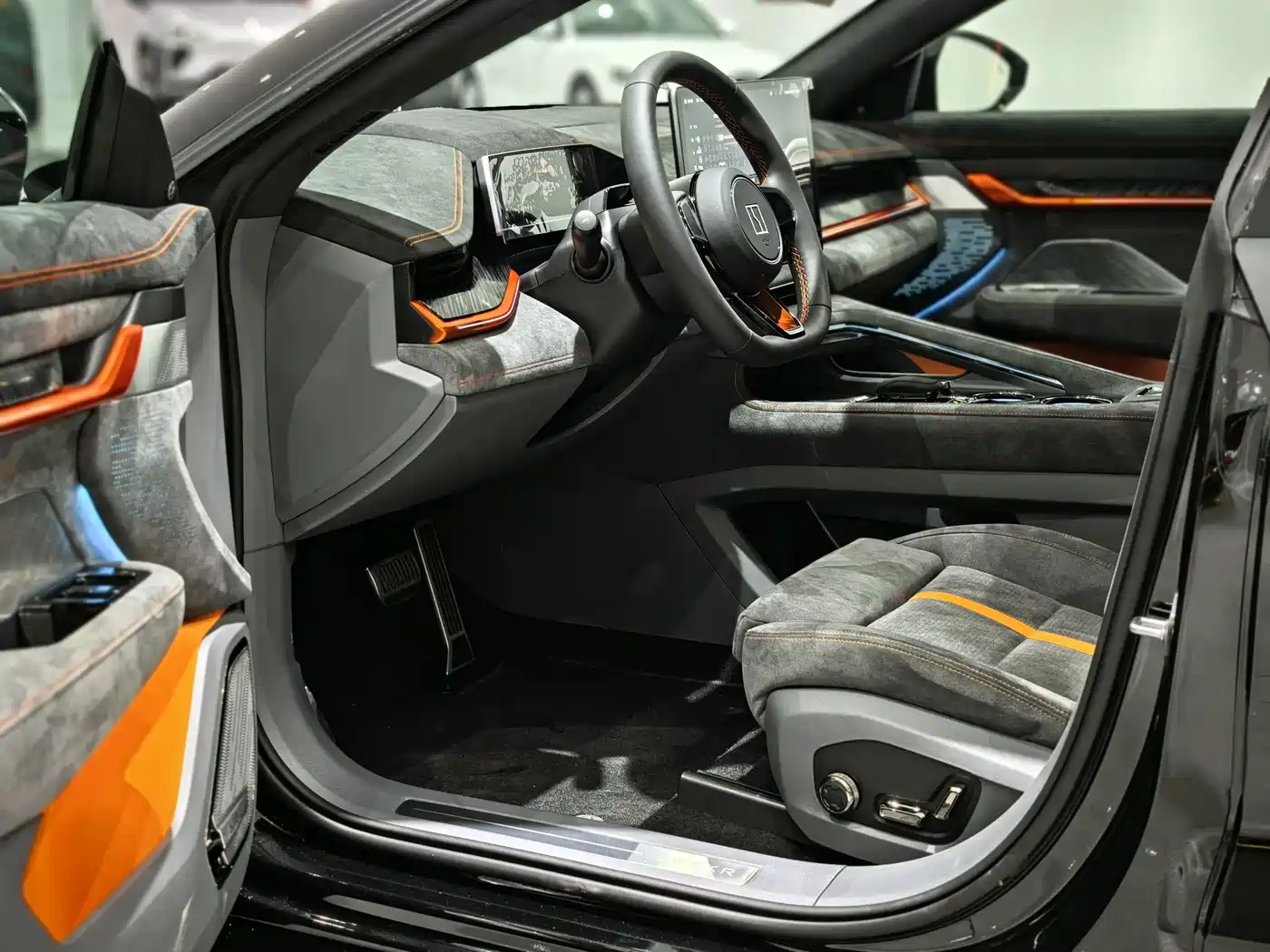 ZEEKR EXTREME KRYPTON 001