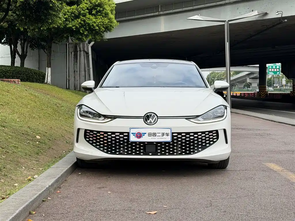 VOLKSWAGEN LINGDU