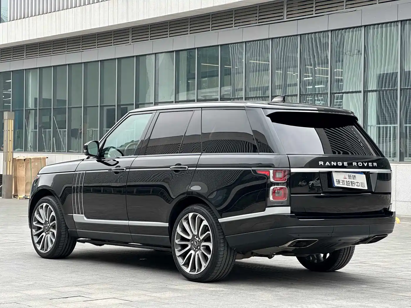 Фото 18 - Land Rover Range Rover