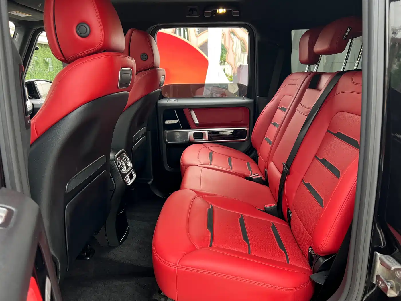 Photo 14 - Mercedes-Benz G-Class AMG