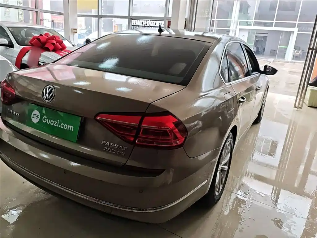 Volkswagen Passat 2017 280TSI DSG Prestige фото 7