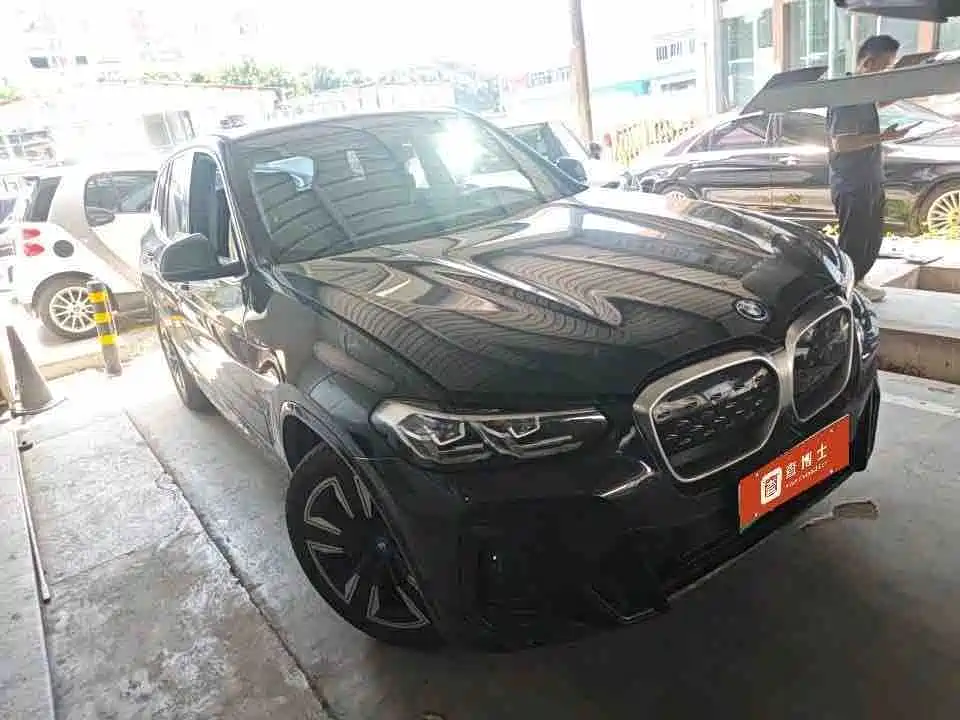 Фото 2 - BMW iX3
