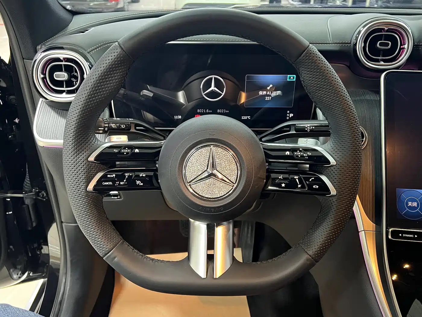 Mercedes-Benz GLC 2024 GLC 260 L 4MATIC Luxury 5-seater фото 9