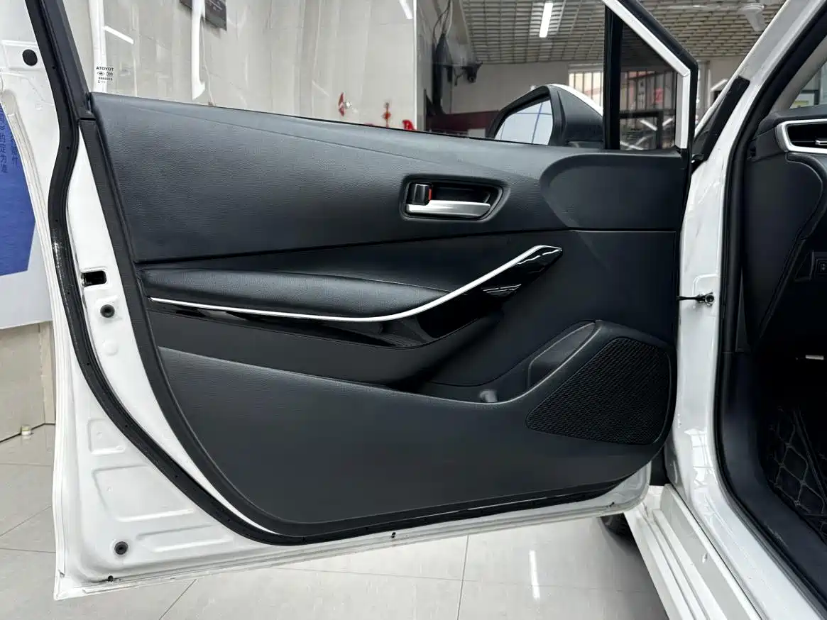 Photo 24 - Toyota Corolla