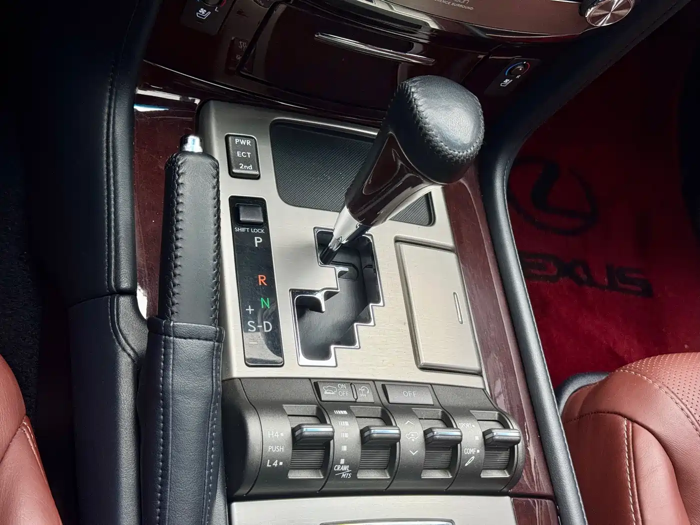 Lexus LX фото 17